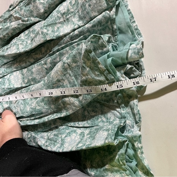 American Eagle Green and White Floral Patterned Skirt  Elastic Waist Band - Picture 8 of 8